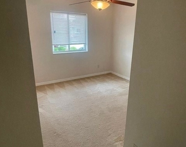 9528 Brookville Court - Photo Thumbnail 14