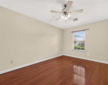 3223 Legends Creek Drive - Photo Thumbnail 14