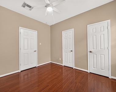 3223 Legends Creek Drive - Photo Thumbnail 18