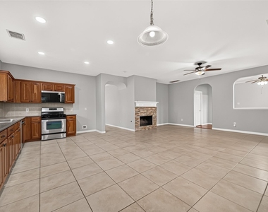 3223 Legends Creek Drive - Photo Thumbnail 5