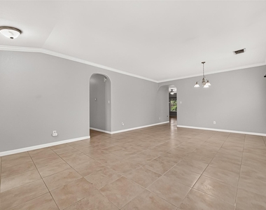 3223 Legends Creek Drive - Photo Thumbnail 2