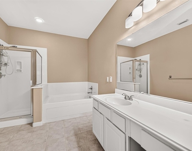 3223 Legends Creek Drive - Photo Thumbnail 12