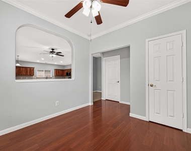 3223 Legends Creek Drive - Photo Thumbnail 9