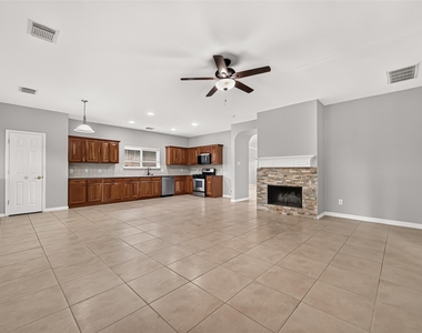 3223 Legends Creek Drive - Photo Thumbnail 7