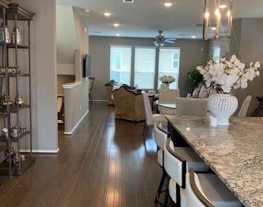 9303 Bauer Vista Drive - Photo Thumbnail 6