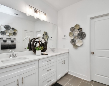 9006 Laverne Laurel Lane - Photo Thumbnail 27