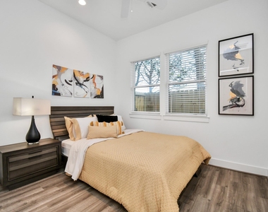 9006 Laverne Laurel Lane - Photo Thumbnail 4
