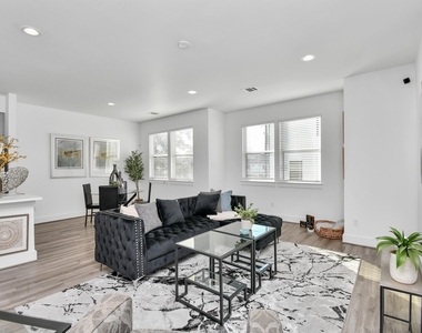 9006 Laverne Laurel Lane - Photo Thumbnail 22