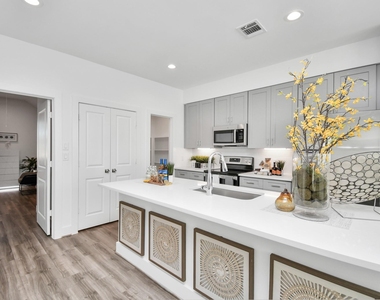 9006 Laverne Laurel Lane - Photo Thumbnail 10
