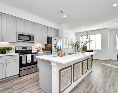 9006 Laverne Laurel Lane - Photo Thumbnail 11