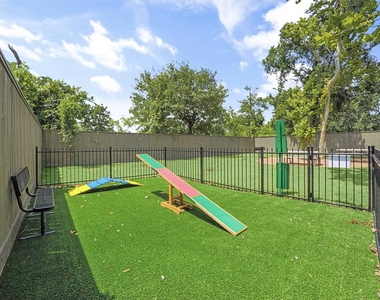 2410 Vaughn Street - Photo Thumbnail 30