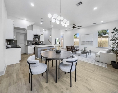 2410 Vaughn Street - Photo Thumbnail 15