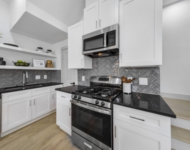 2410 Vaughn Street - Photo Thumbnail 10