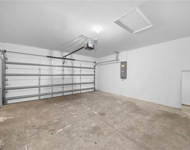 10464 Canal Brook Lane - Photo Thumbnail 22