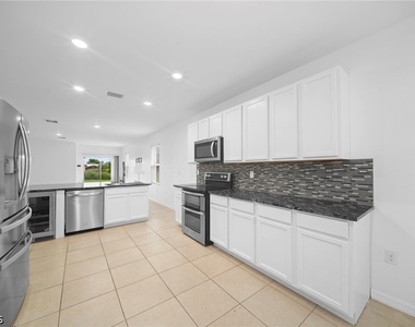 10464 Canal Brook Lane - Photo Thumbnail 8