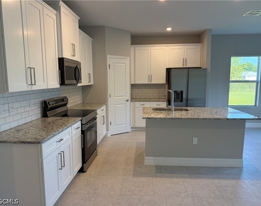 2714 47th Street W - Photo Thumbnail 6