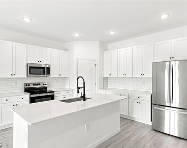 619 Cultural Park Boulevard S - Photo Thumbnail 1
