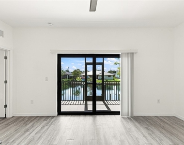 619 Cultural Park Boulevard S - Photo Thumbnail 6