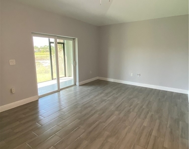 2215 Hogan Drive - Photo Thumbnail 4