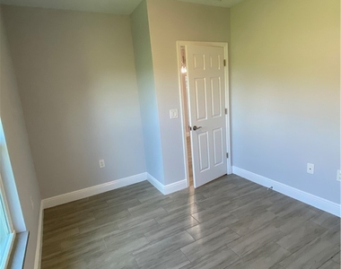 2215 Hogan Drive - Photo Thumbnail 8