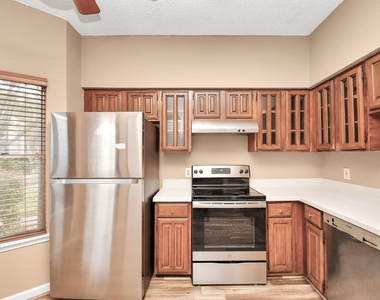 12400 Brookglade Circle - Photo Thumbnail 10