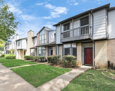 12400 Brookglade Circle - Photo Thumbnail 3