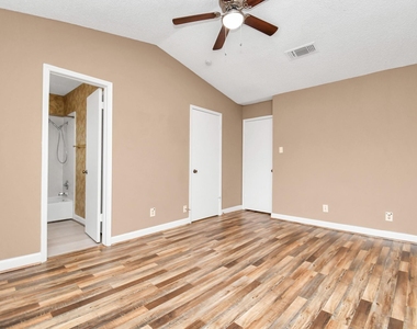 12400 Brookglade Circle - Photo Thumbnail 23