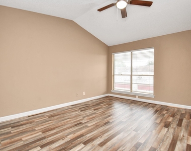 12400 Brookglade Circle - Photo Thumbnail 21