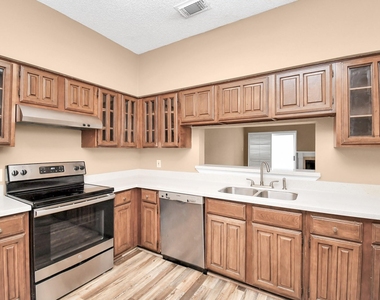 12400 Brookglade Circle - Photo Thumbnail 12