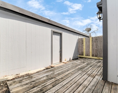 12400 Brookglade Circle - Photo Thumbnail 28
