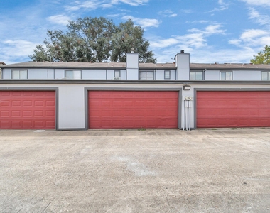 12400 Brookglade Circle - Photo Thumbnail 29