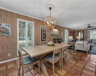 995 9th Avenue S - Photo Thumbnail 3