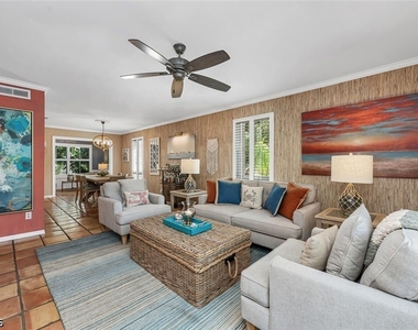 995 9th Avenue S - Photo Thumbnail 1