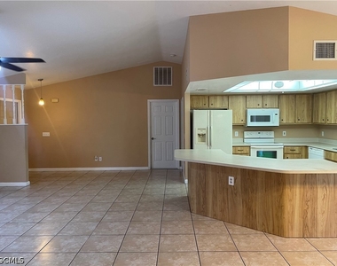 531 Sw 36th Street - Photo Thumbnail 4