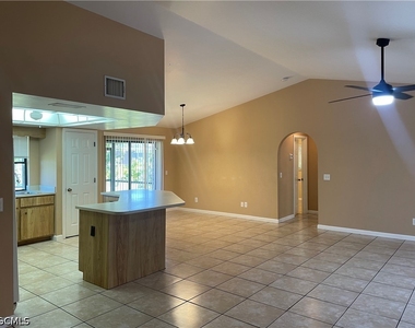 531 Sw 36th Street - Photo Thumbnail 1