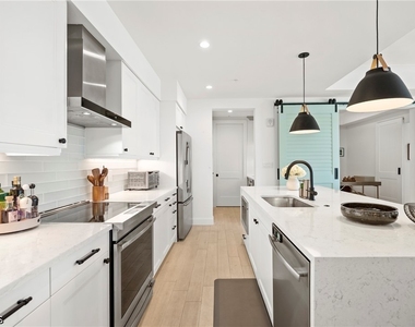 1111 Central Avenue - Photo Thumbnail 3