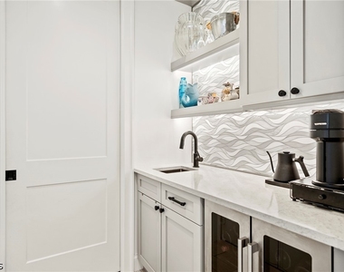 1111 Central Avenue - Photo Thumbnail 5