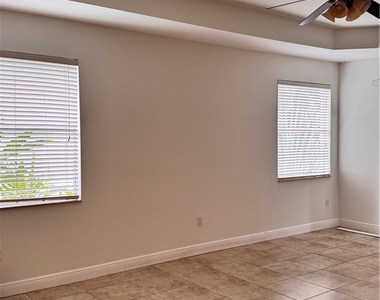 26527 Robin Way - Photo Thumbnail 10