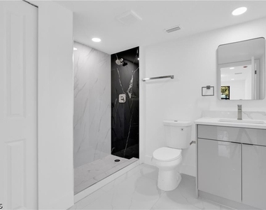 356 New York Drive - Photo Thumbnail 25