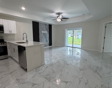 4715 26th Street Sw - Photo Thumbnail 4