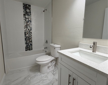 4715 26th Street Sw - Photo Thumbnail 3