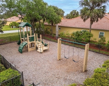 9028 Aegean Circle - Photo Thumbnail 14