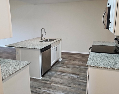 9028 Aegean Circle - Photo Thumbnail 4