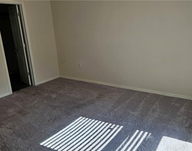 9028 Aegean Circle - Photo Thumbnail 5