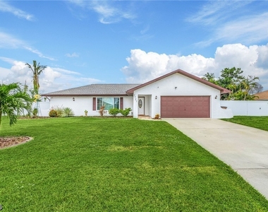 1721 Se 6th Lane - Photo Thumbnail 3