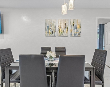 1721 Se 6th Lane - Photo Thumbnail 15