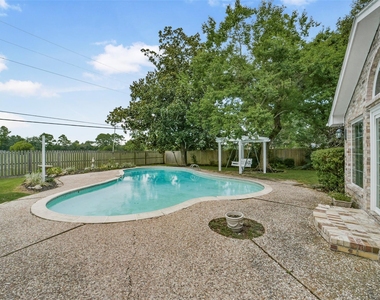 110 Ridgemont Drive - Photo Thumbnail 40