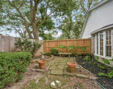 110 Ridgemont Drive - Photo Thumbnail 39