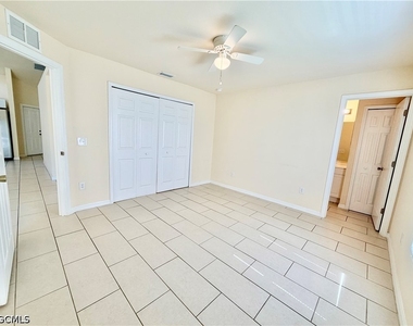 1044 Ne 8th Place - Photo Thumbnail 12