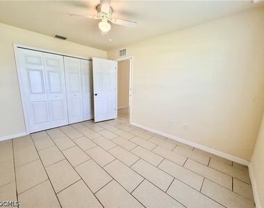 1044 Ne 8th Place - Photo Thumbnail 3